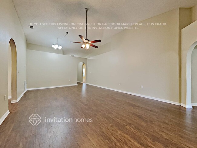 Building Photo - 3916 Stonefield Dr