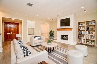 Building Photo - 4 Bayou Pointe Dr