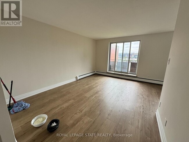 Building Photo - 105 Tia Dr