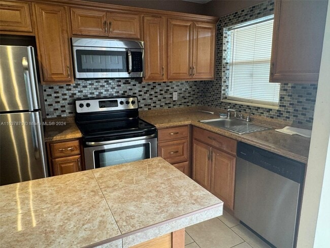 Building Photo - 8500 Sunrise Lakes Blvd