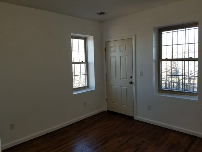Building Photo - 550 Springfield Ave