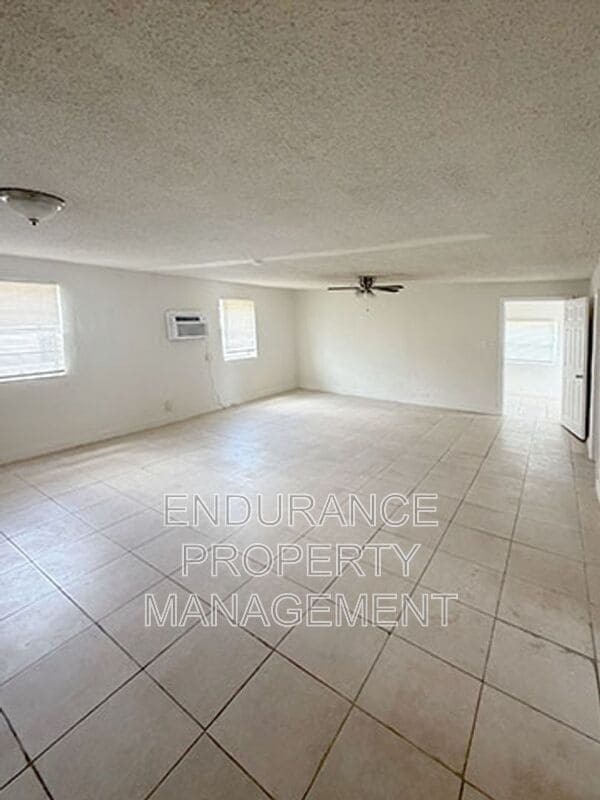 Building Photo - 1125 W 28th St