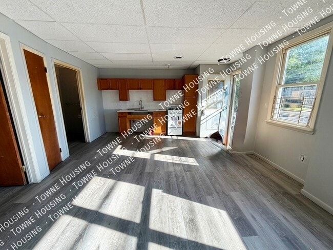 Building Photo - 336 East St