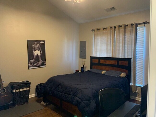 Foto del edificio - Beautiful 3 bedroom home with room for everyone & pets!