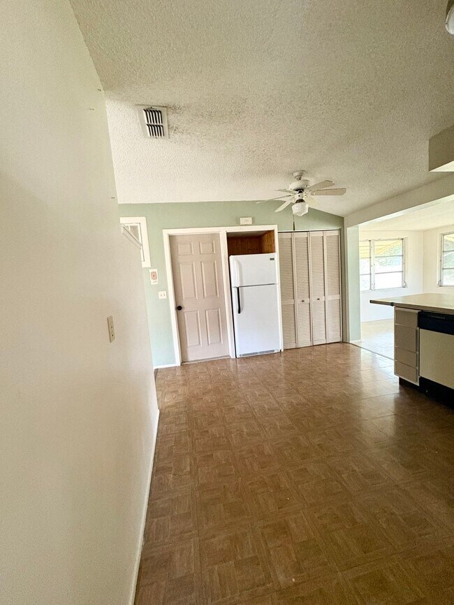 Foto del edificio - Cute 2 Bedroom Home in New Port Richey