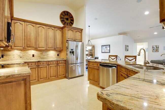 Building Photo - 6448 Blue Bay Cir