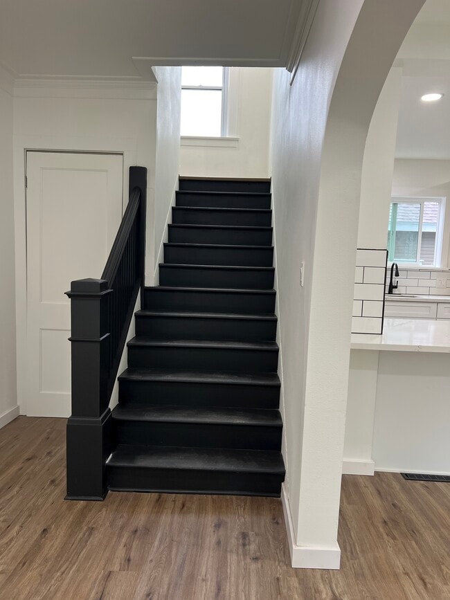 Building Photo - 520 S Judkins Ave