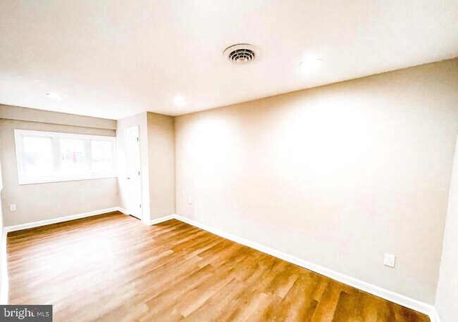 Foto del edificio - 520 W 38th St