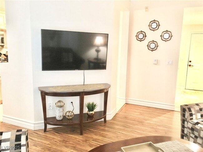 Foto del edificio - 270 E Flamingo Rd