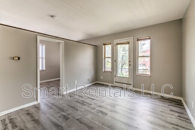 Foto del edificio - 3866 McRee Ave