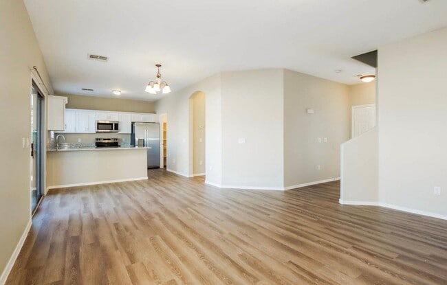 Building Photo - 5622 S 11th Pl