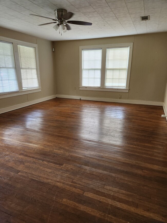 Building Photo - 239 West Dr