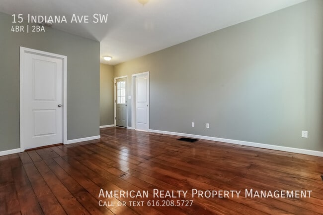 Foto del edificio - 15 Indiana Ave SW