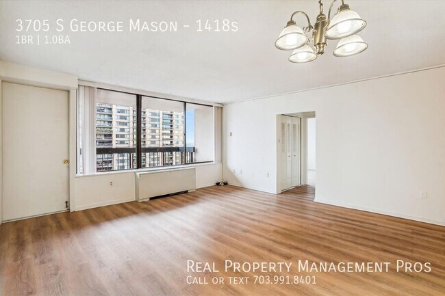 Foto del edificio - Bright & Beautiful Skyline Condo- Utilitie...
