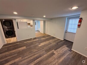Building Photo - 273 Robinson Ave