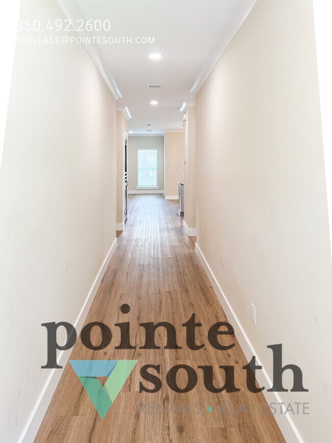 Building Photo - Willow Street in Destin