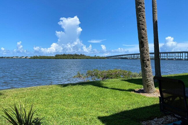 Foto del edificio - 1820 Tarpon Ln