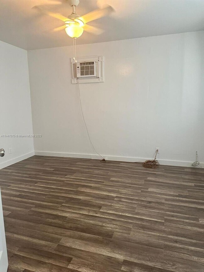 Foto del edificio - 226 SW 11th St