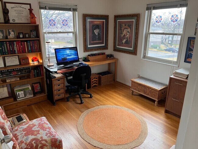 Foto del edificio - 9422 Adelphi Road, Unit 3
