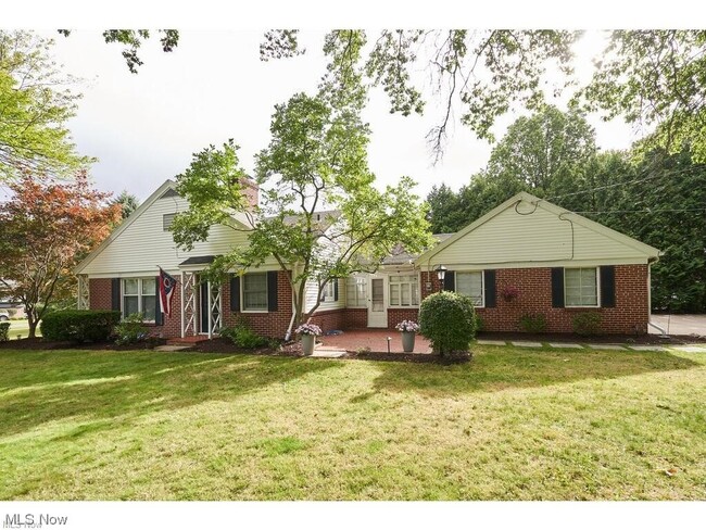 Building Photo - 2468 Ridgewood Rd