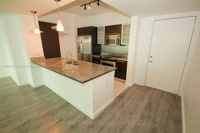 Building Photo - 951 Brickell Ave