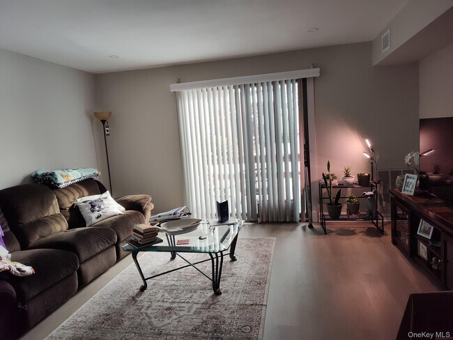 Foto del edificio - 458 Mariners Way