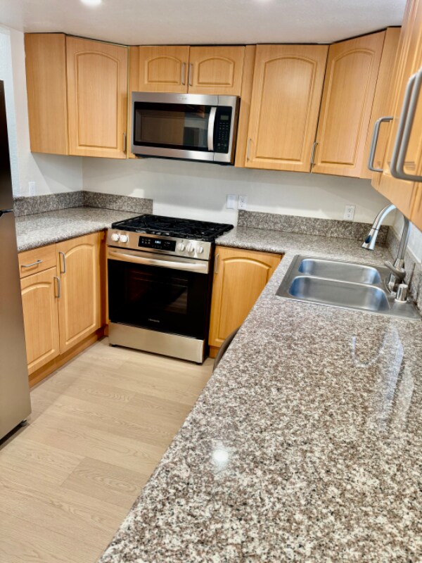 Foto del edificio - 11741 Gilmore St