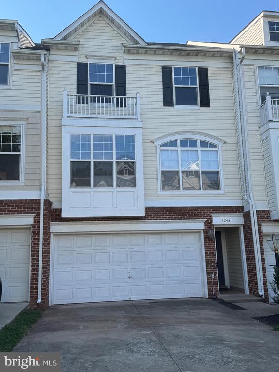 Foto principal - 8242 Glade Bank Dr