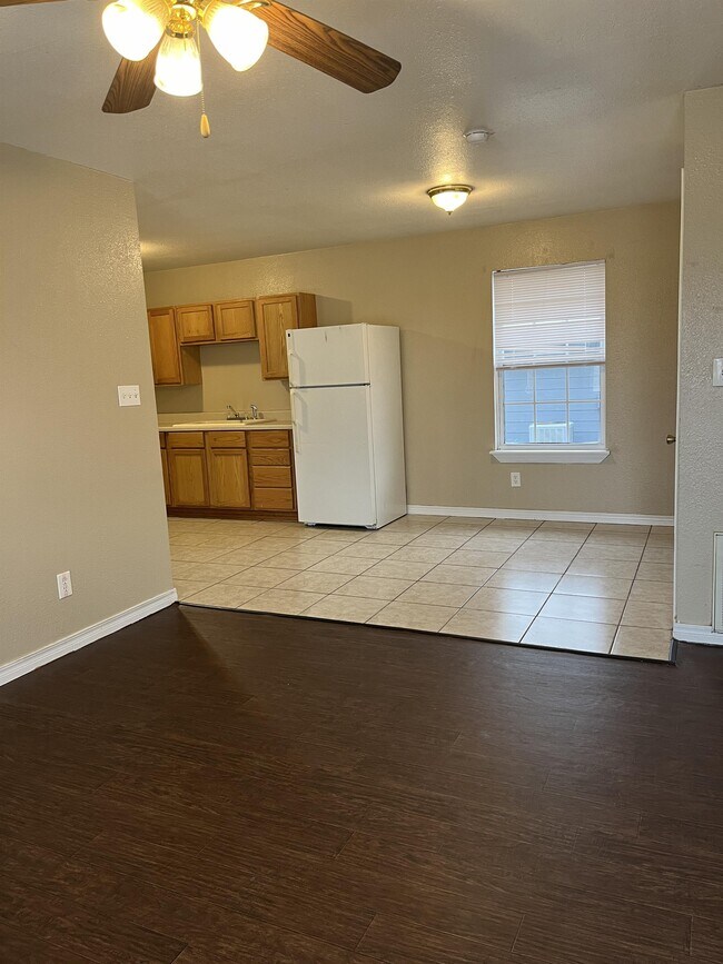 Foto del edificio - 218 E 14th St