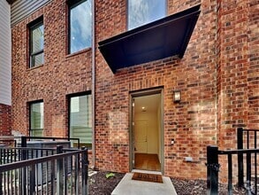 Building Photo - 129 E Oscar Dr
