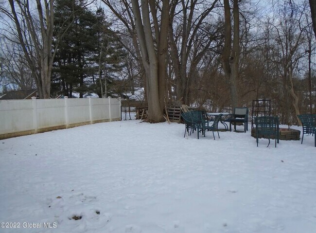 Building Photo - 24 Fay St