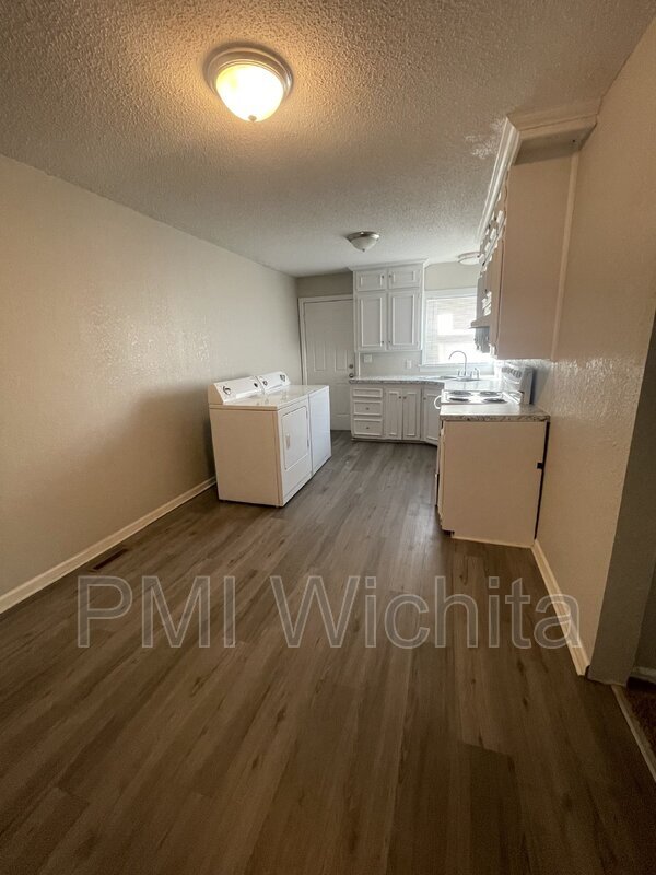 Foto del edificio - 1853 S Grove St