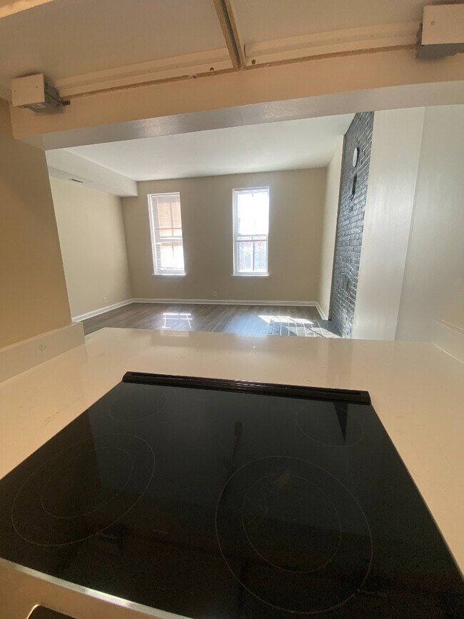 Building Photo - 911-A Geyer