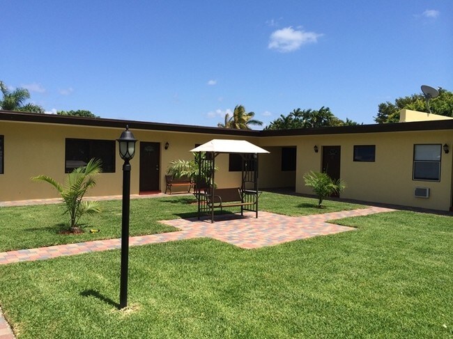 Foto del edificio - 801 NE 10th St