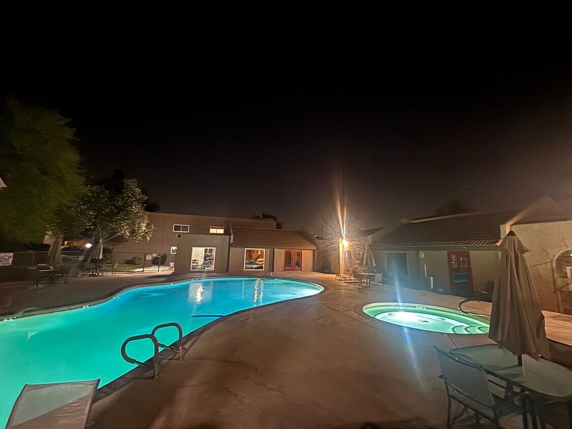 Foto del edificio - 5525 E Thomas Rd