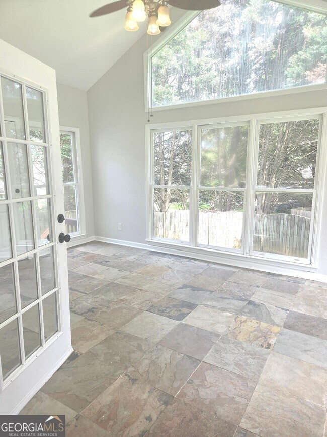 Foto del edificio - 3770 Glennvale Ct