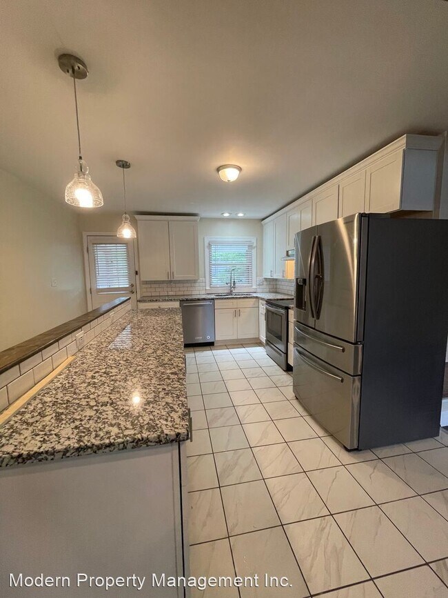 Building Photo - 4 br, 2.5 bath House - 464 Rookwood Parkway