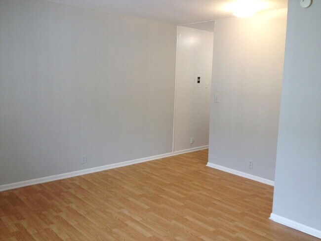 Foto del edificio - 905 Greenwood Ave NE