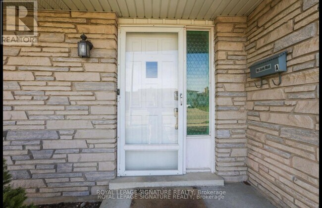 Photo du bâtiment - 1506 Queen's Blvd