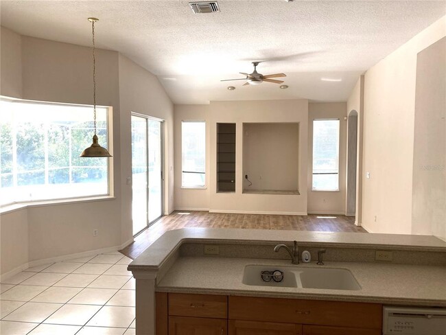 Building Photo - 8837 Oak Landings Ct