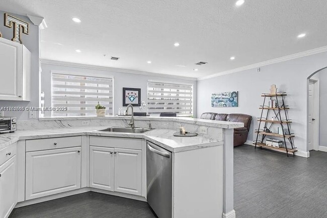 Building Photo - 4402 SW 160th Ave