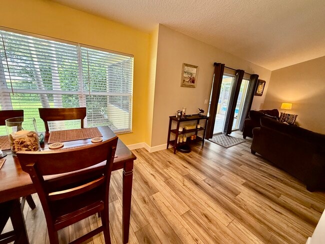 Foto del edificio - 524 SW Crawfish Dr