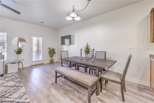 Building Photo - 7832 Blesbok Ct