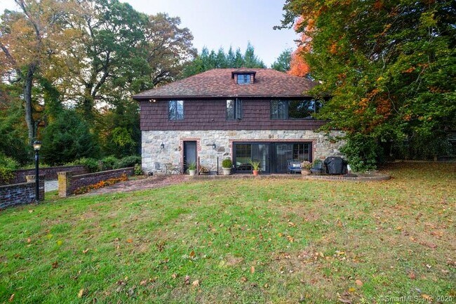 Foto del edificio - 5 Sylvan Farms Ln