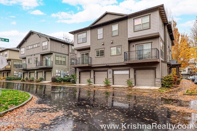 Foto del edificio - Perfect Location! 2 Bedroom, 2.5 Bathroom! Minutes to Quatama Max Station, Intel & Orenco Shoppin...