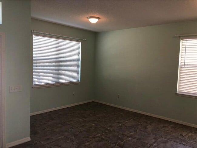 Building Photo - 856 Krenson Woods Ln