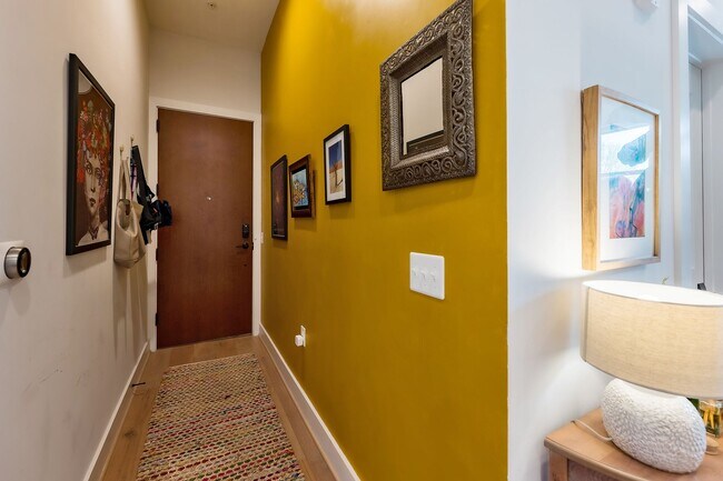 Building Photo - Contemporary 1BR 1BA Petworth Condo is a F...