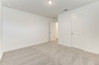 Building Photo - 9014 Rose Water Trl