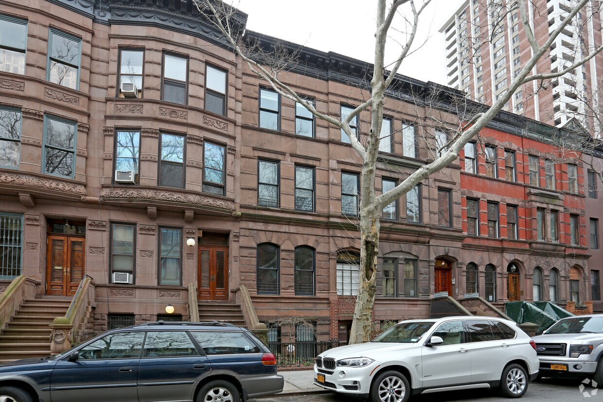 Building Photo - 158 W 88th St