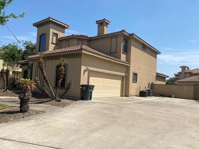 Foto del edificio - 3901 El Jardin